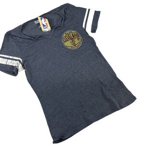 Exclusive Collection NBA T Shirt sz Large Cleveland Cavaliers Eastern Conference